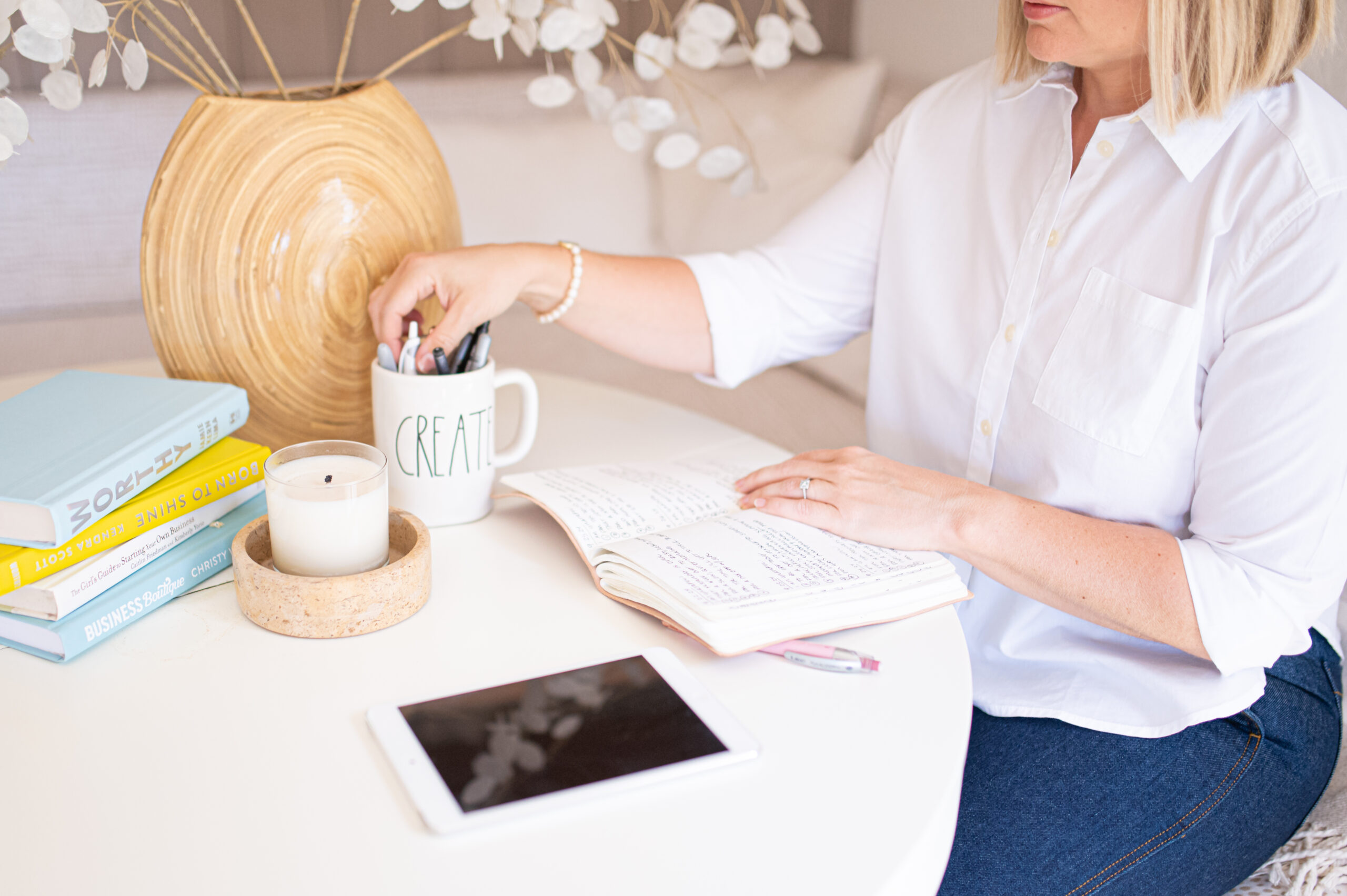 A Pinterest marketing and blogging expert for wedding pros.